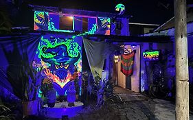 Casa Lee Hostel